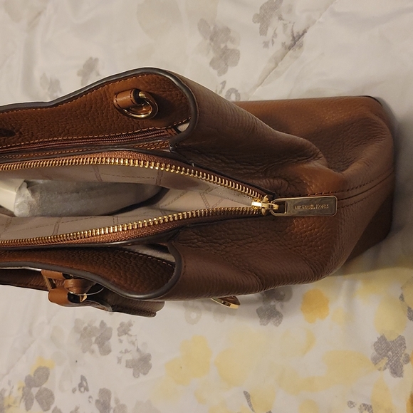 MICHAEL KORS PURSE - Picture 11 of 11